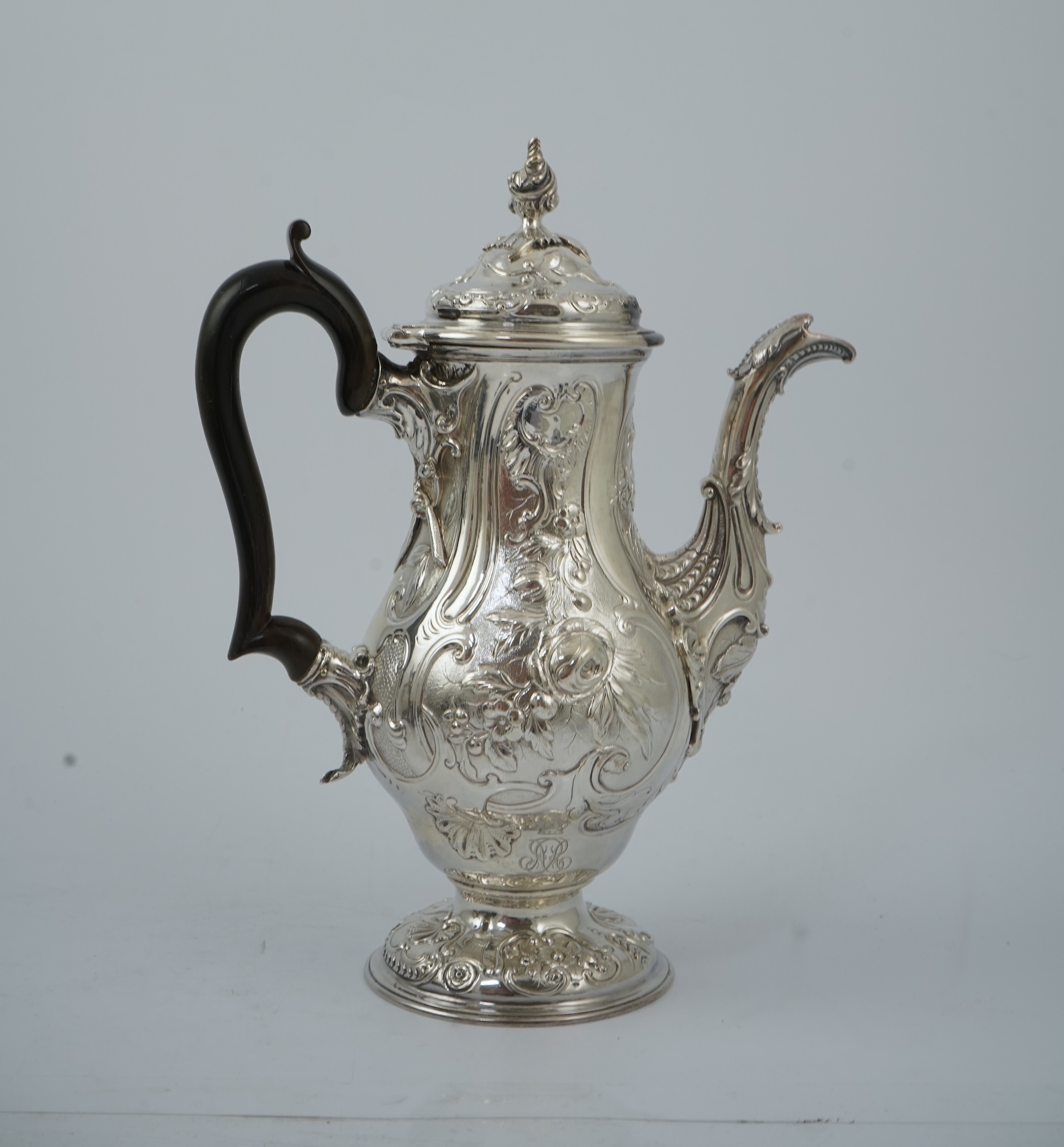 A good Victorian silver baluster coffee pot, by Susanna Cook